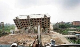 南宁违建新闻爆料网站,多起违建案例集中曝光，城市治理再升级